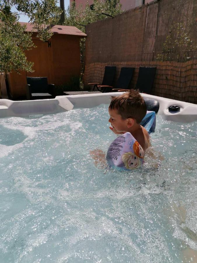Holiday Home Istra With Jacuzzi Medulin Kültér fotó